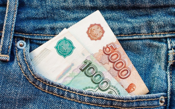 В Саратовской области сократилась средняя зарплата